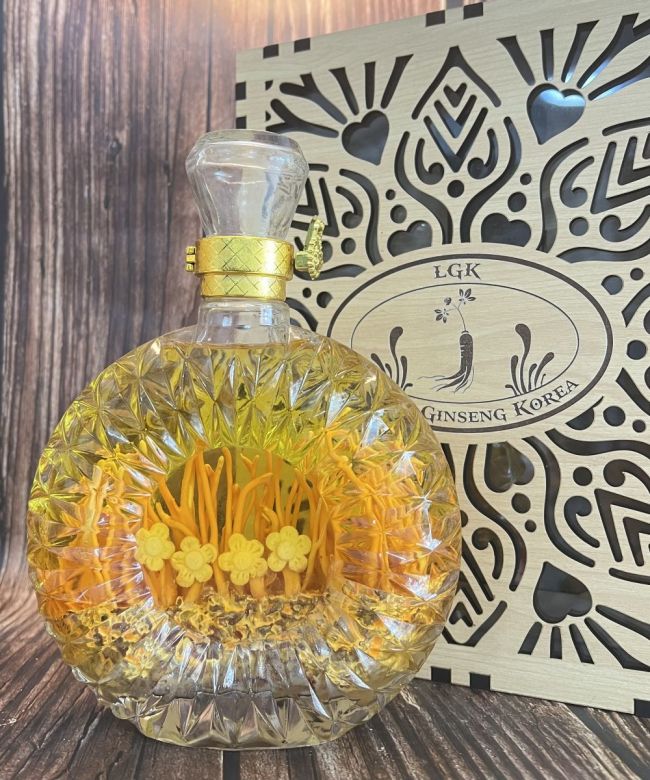 Rượu sâm 0.5L Nấm Đông Trùng Hạ Thảo Tươi